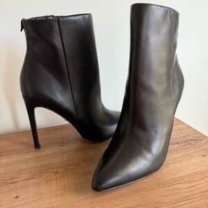 Sam Edelman - Women's Black Leather Wrenley Pointed Toe Ankle Bootie size 9.5